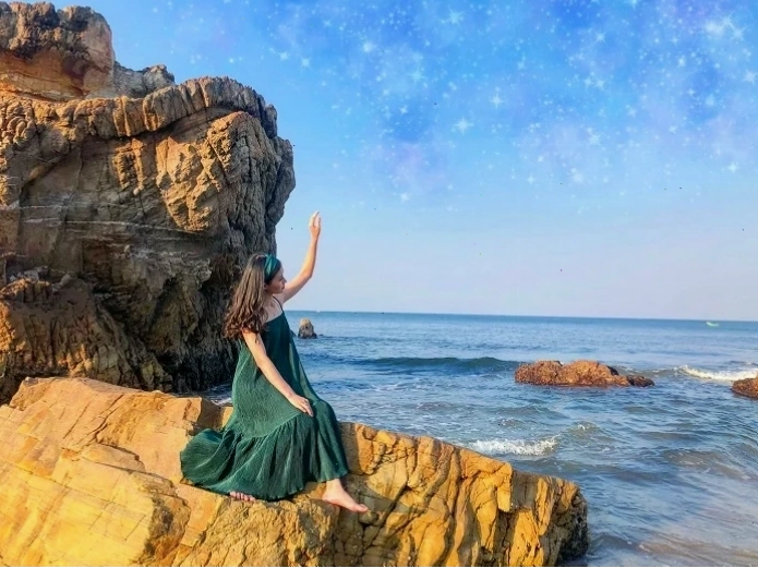Khung cảnh biển Quảng Bình yên bình