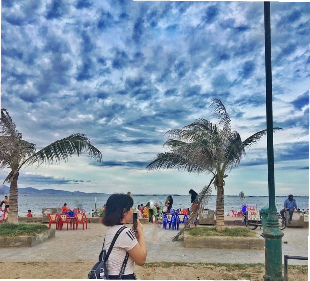 Khung cảnh bình yên tại biển Bình Sơn