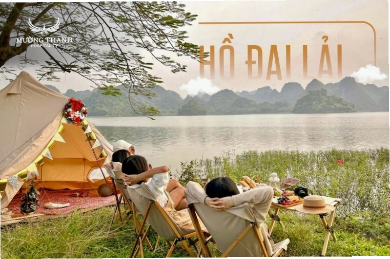 Khung cảnh hồ Đại Lải thơ mộng với mặt nước trong xanh