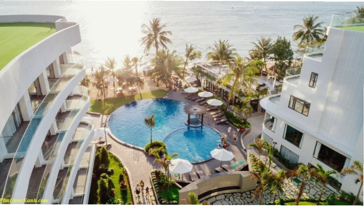 Khung cảnh hoàng hôn tuyệt đẹp tại Sunset Beach Phú Quốc