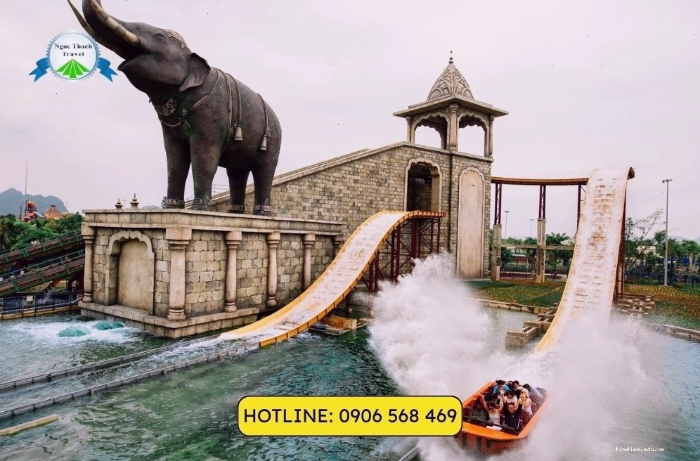 Khung cảnh lung linh về đêm tại Dragon Park Hạ Long
