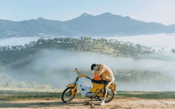 Khung cảnh săn mây tại đồi Du Sinh Đà Lạt