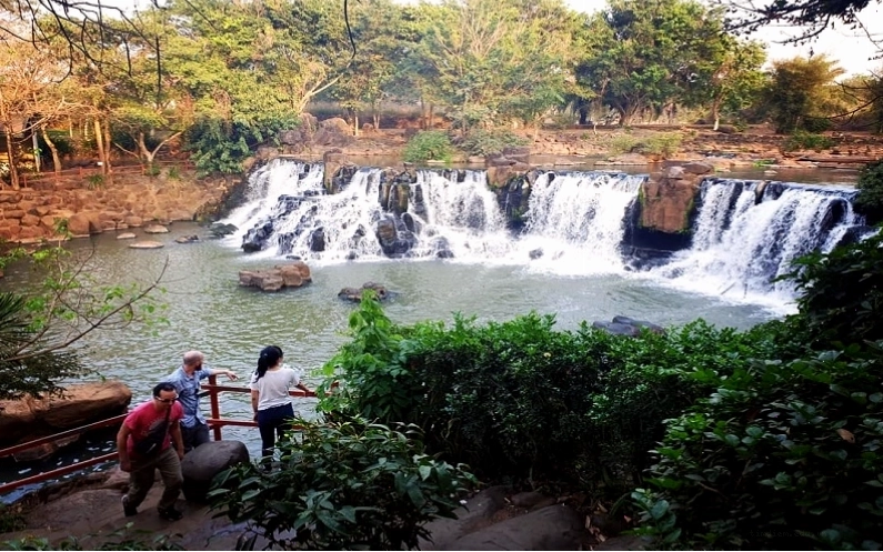 Khung cảnh Thác Giang Điền hùng vĩ