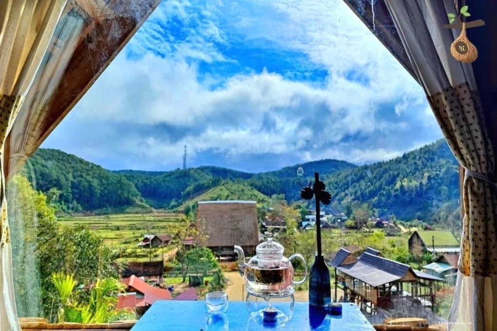 Khung cảnh thiên nhiên thơ mộng nhìn từ Tổ Chim Ri Homestay Măng Đen
