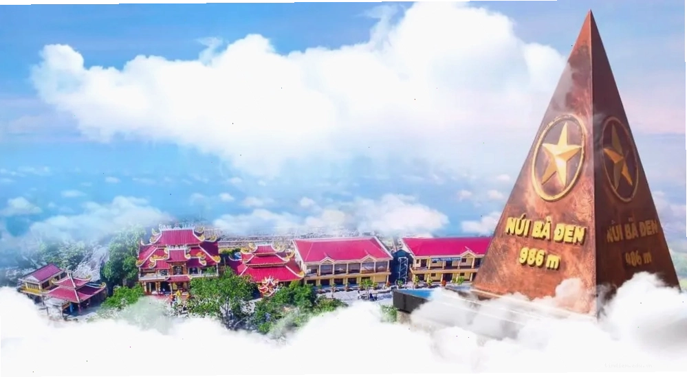 Khung cảnh thiên nhiên xanh mát bao quanh Núi Bà Đen