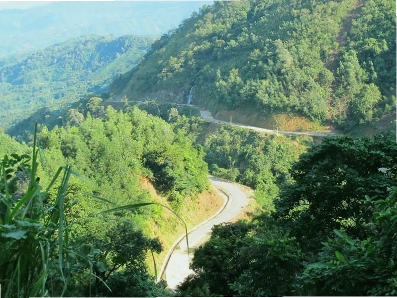 Khung cảnh trữ tình tại Đèo Long Môn