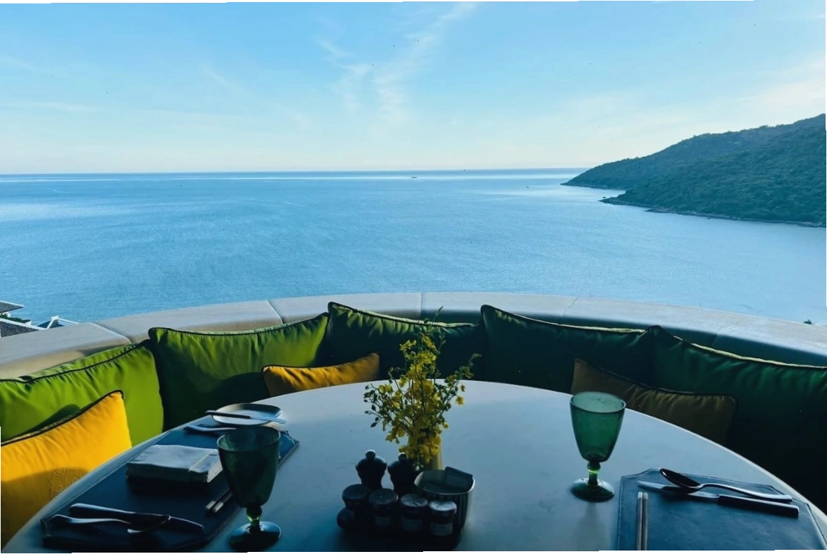 Khung cảnh tuyệt đẹp nhìn ra biển tại Citron Restaurant