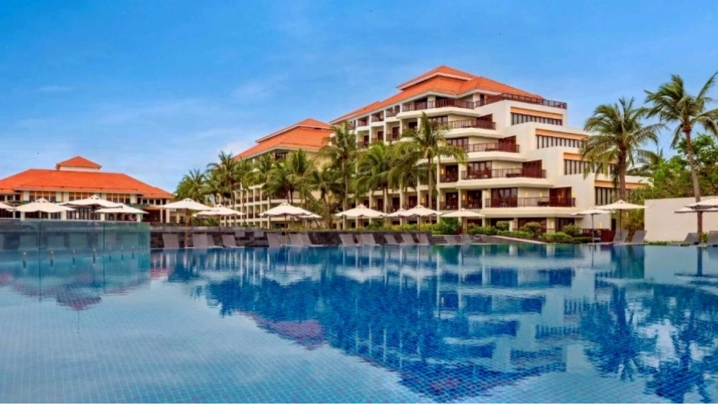 Khuôn viên sang trọng của Pullman Danang Beach Resort