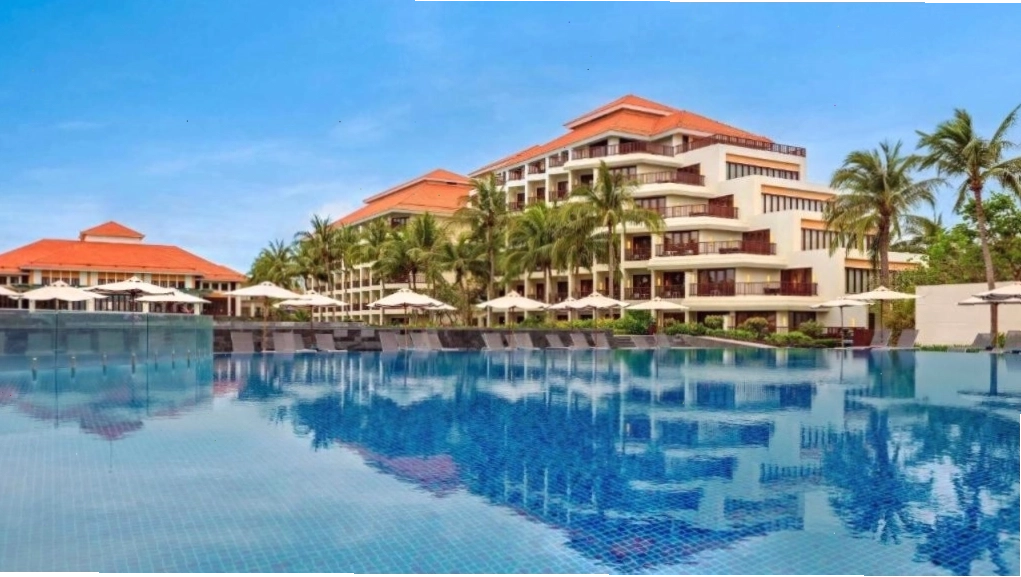 Khuôn viên xanh mát và tiện nghi tại Pullman Danang Beach Resort