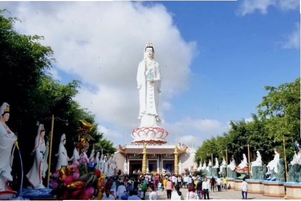 Kiến trúc cổ kính của chùa Hưng Thiện Bạc Liêu