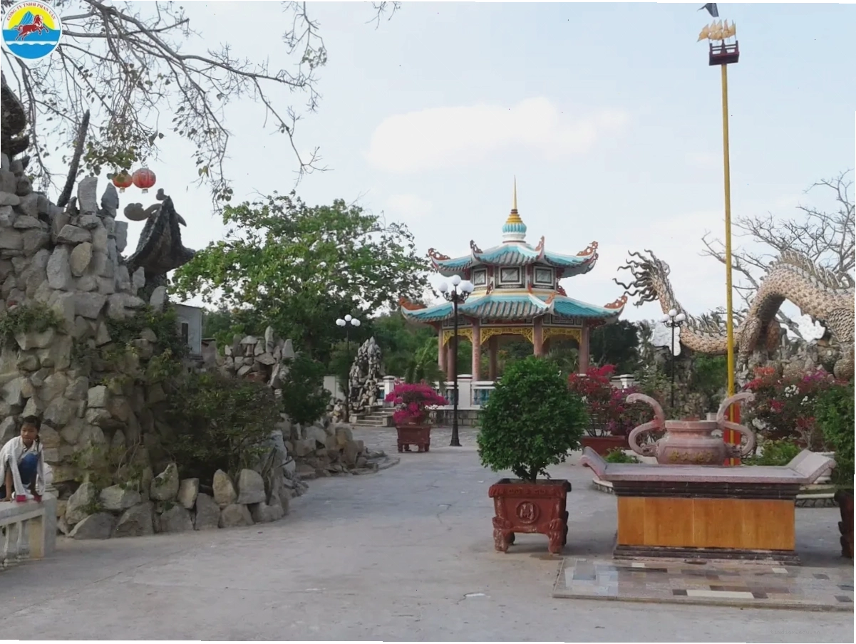Kiến trúc cổ kính của Chùa Kh'leang