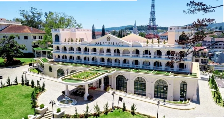 Kiến trúc cổ kính của Dalat Palace Hotel