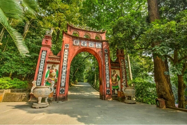 Kiến trúc nhà cổ độc đáo tại Làng cổ Hùng Lô