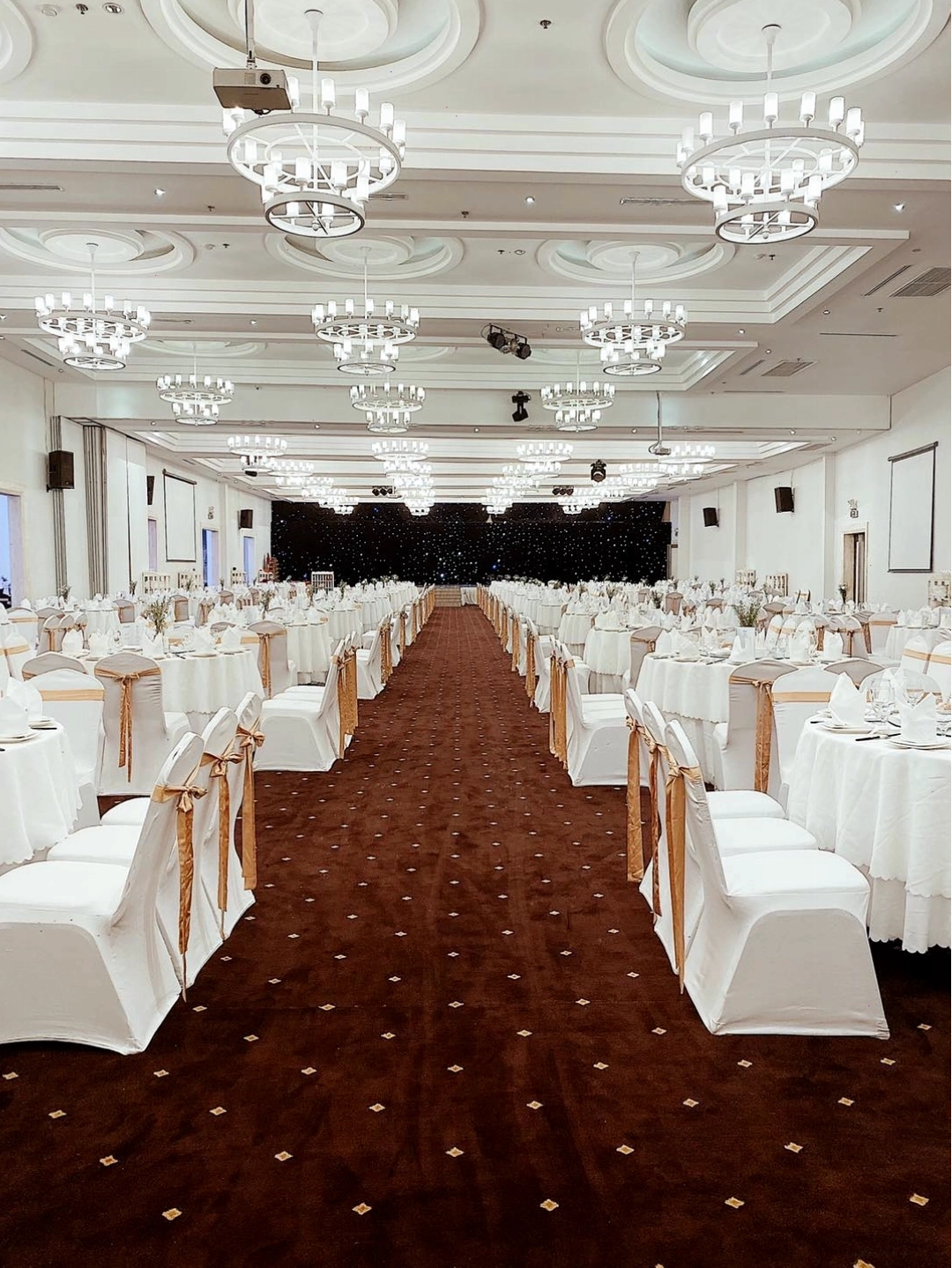 Kiến trúc nhà hàng Diamond Palace