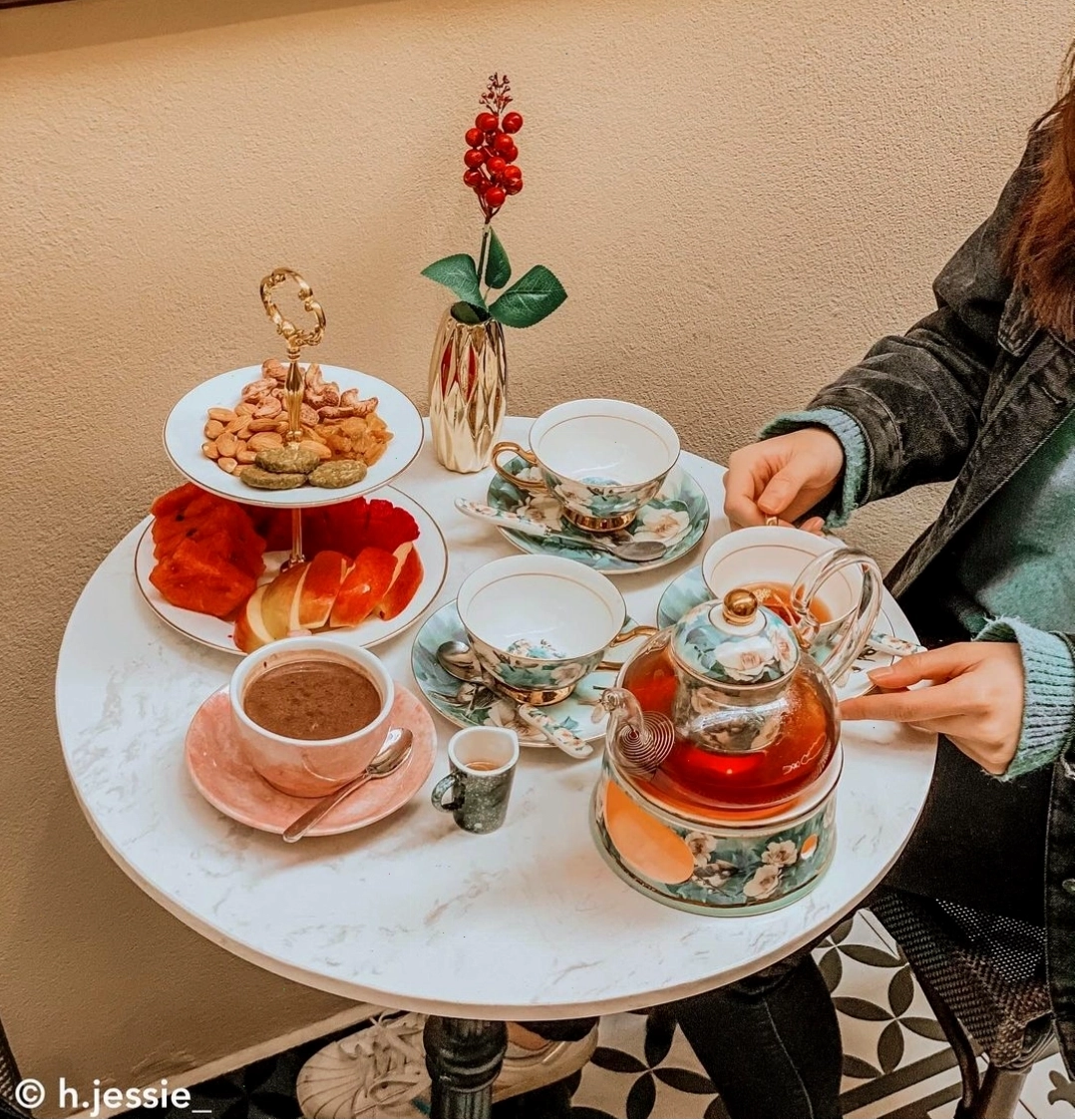 Kiến trúc Pháp cổ điển tại La Divad’ Coffee với ban công duyên dáng