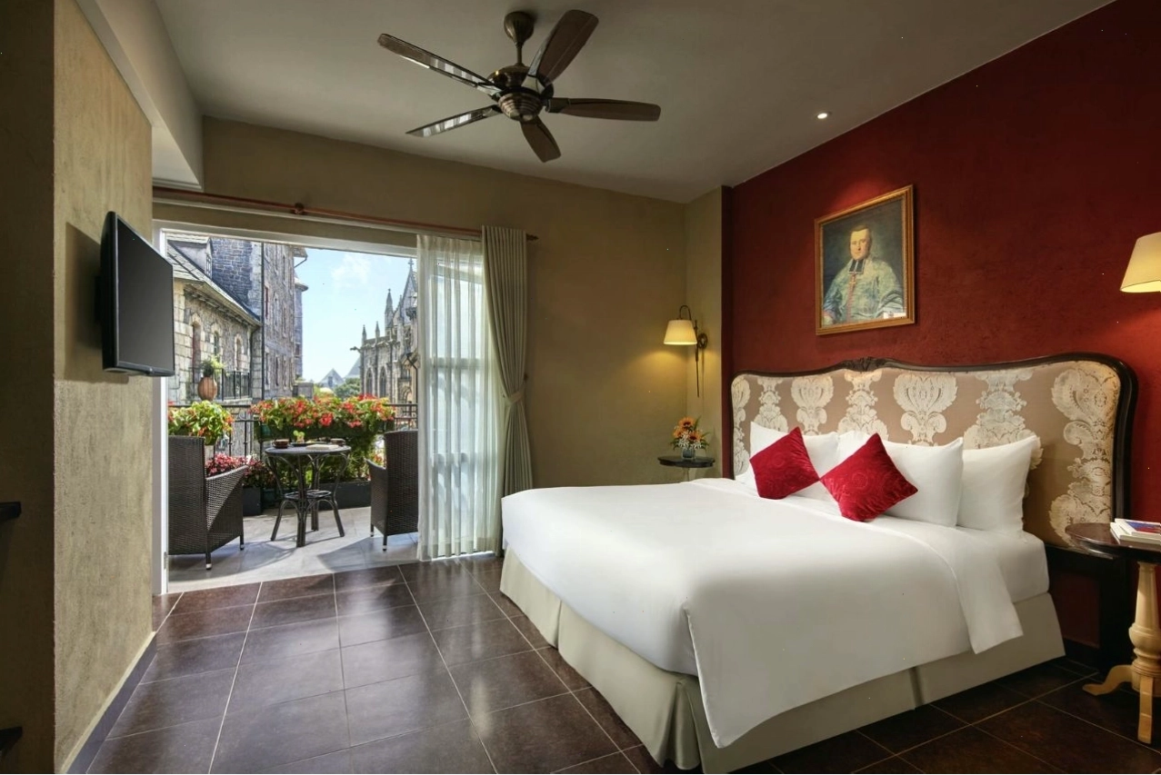 Kiến trúc Pháp cổ tại Mercure Danang French Village Bana Hills