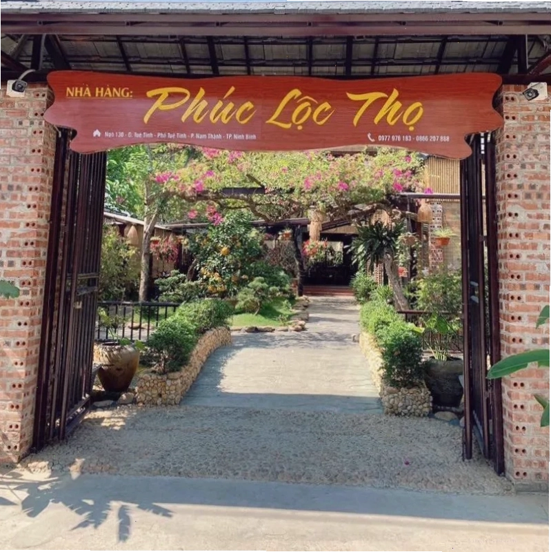Kiến trúc thôn quê hài hòa tại Nhà hàng Phúc Lộc Thọ