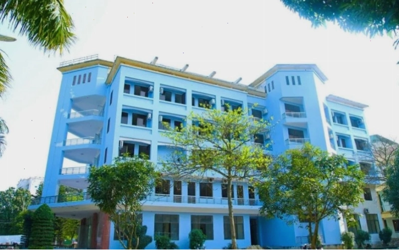 Kiến trúc tổng quan của Khách sạn Công Đoàn Cửa Lò về đêm