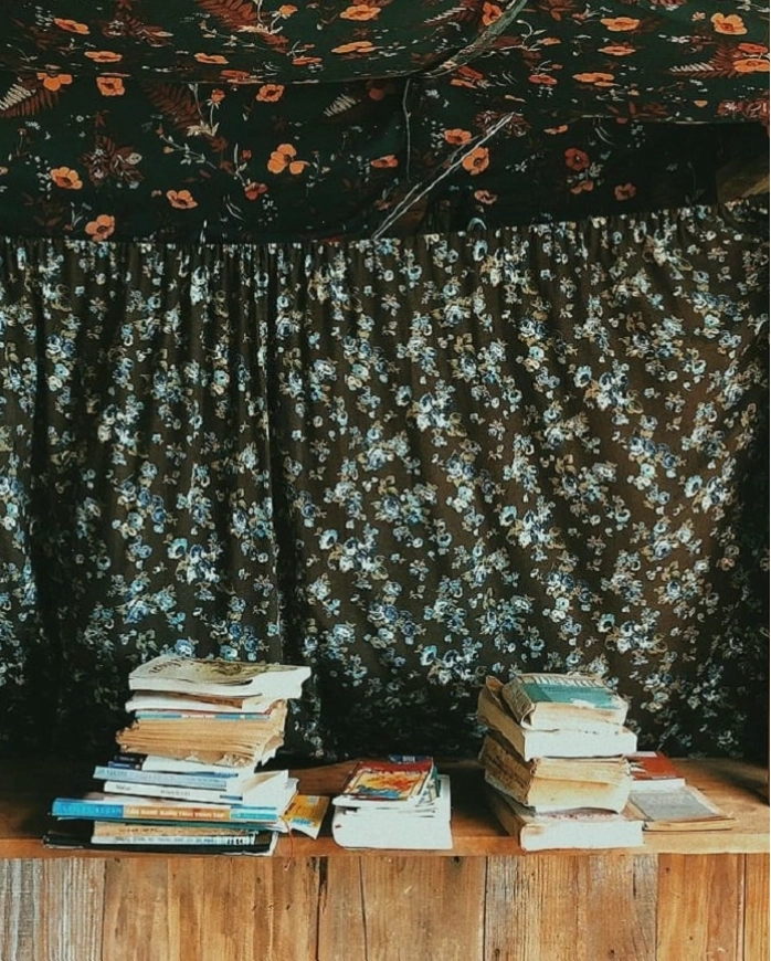 Kong Cafe Đà Lạt - trang trí độc đáo với cây xanh và đồ vật vintage