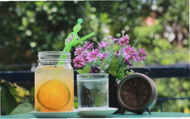 La Brocante Saigon Cafe - Ngày Xưa Ấy 2 với bàn ghế cổ độc đáo