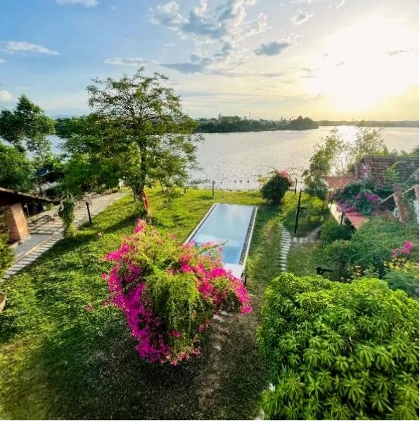 La Y Riverview - Khách sạn có tầm nhìn đẹp tại Huế