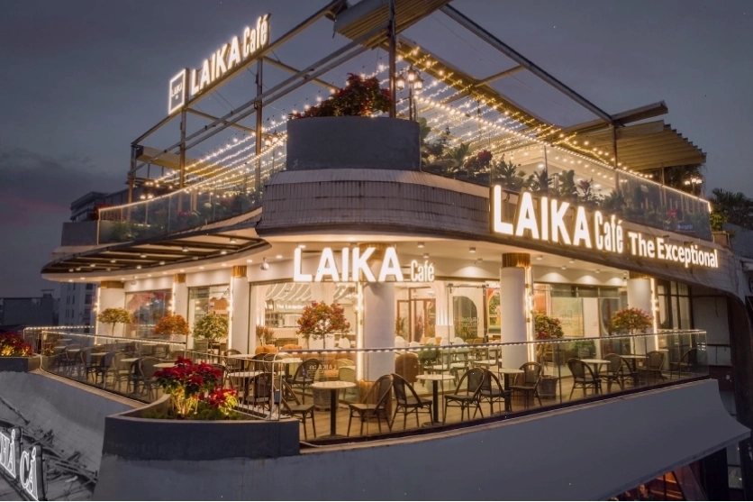 Laika Cafe Hồ Gươm view triệu đô nhìn ra Hồ Gươm