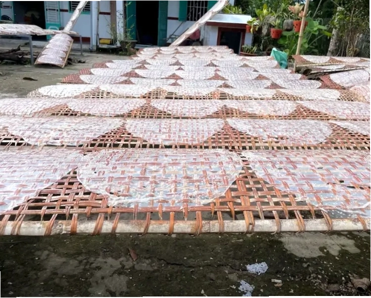 Làng nghề làm bánh tráng Cù lao Mây