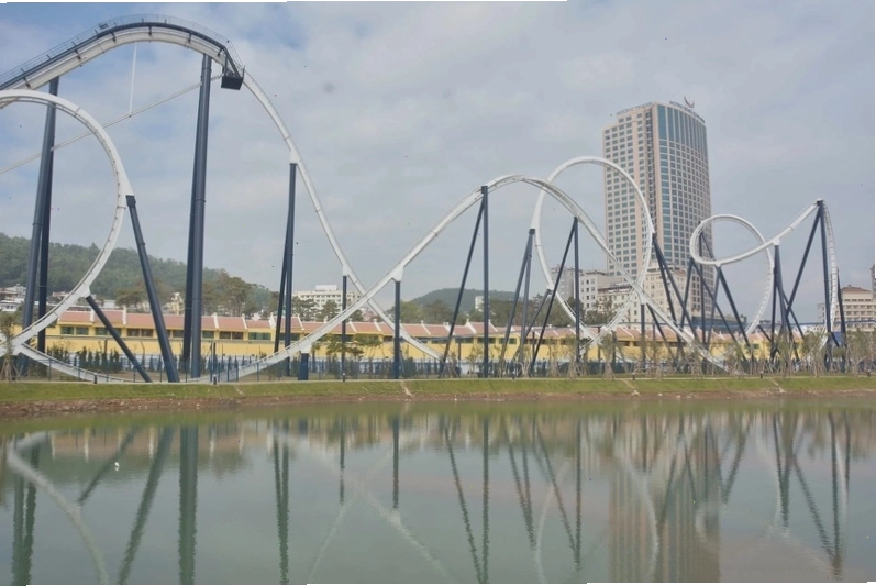 Lâu đài Huyền Bí rực rỡ sắc màu tại Sun World Hạ Long