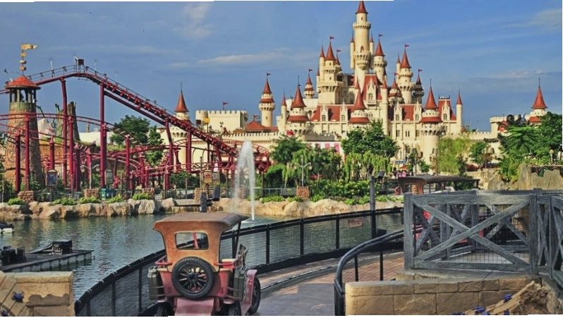 Lâu đài lãng mạn tại khu Far Far Away, Universal Studios Singapore