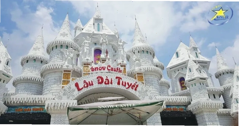 Lâu đài Tuyết tại Công Viên Văn Hóa Miền Tây