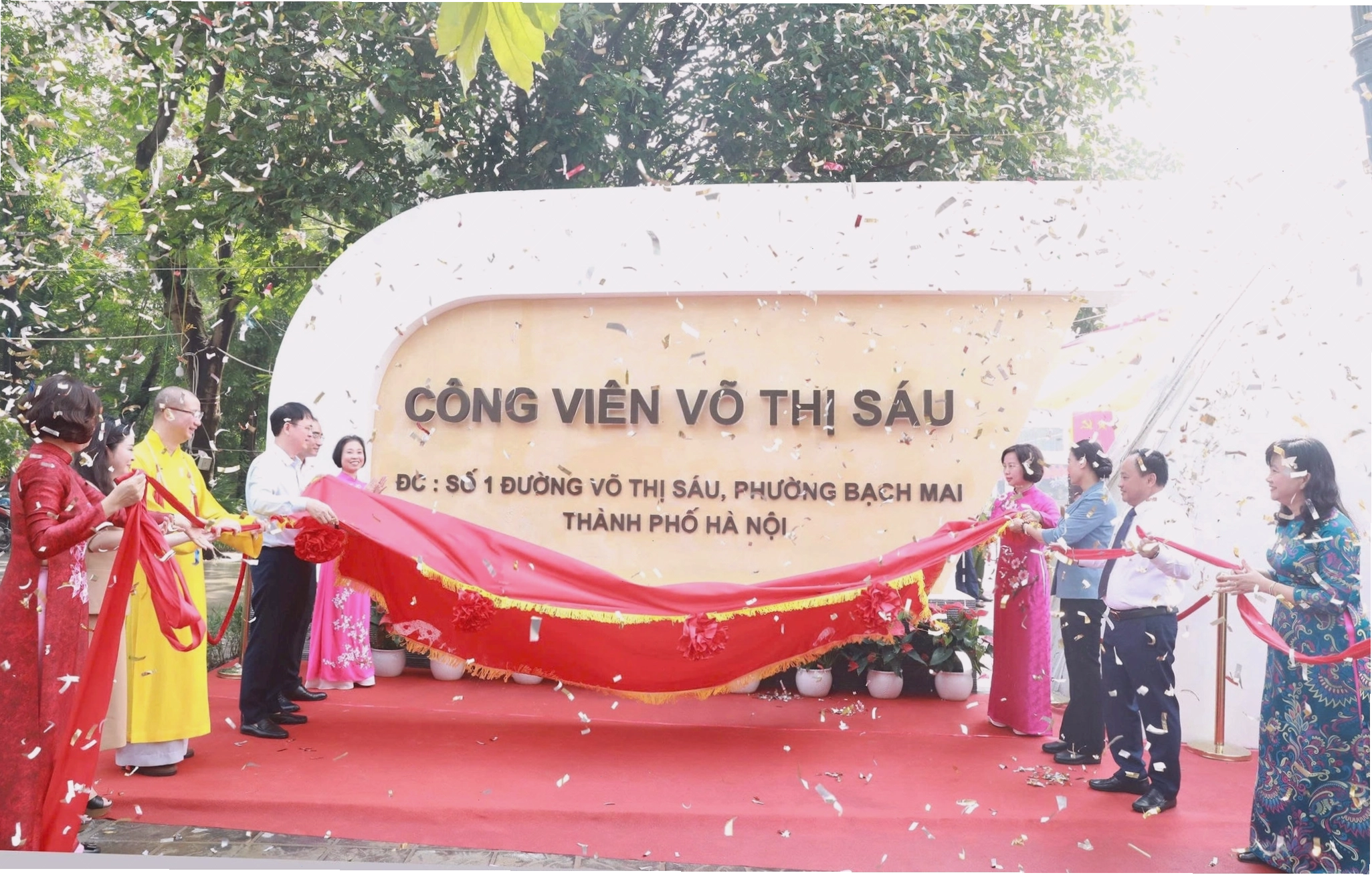 Lễ gắn biển tên Công viên Võ Thị Sáu tại Hà Nội