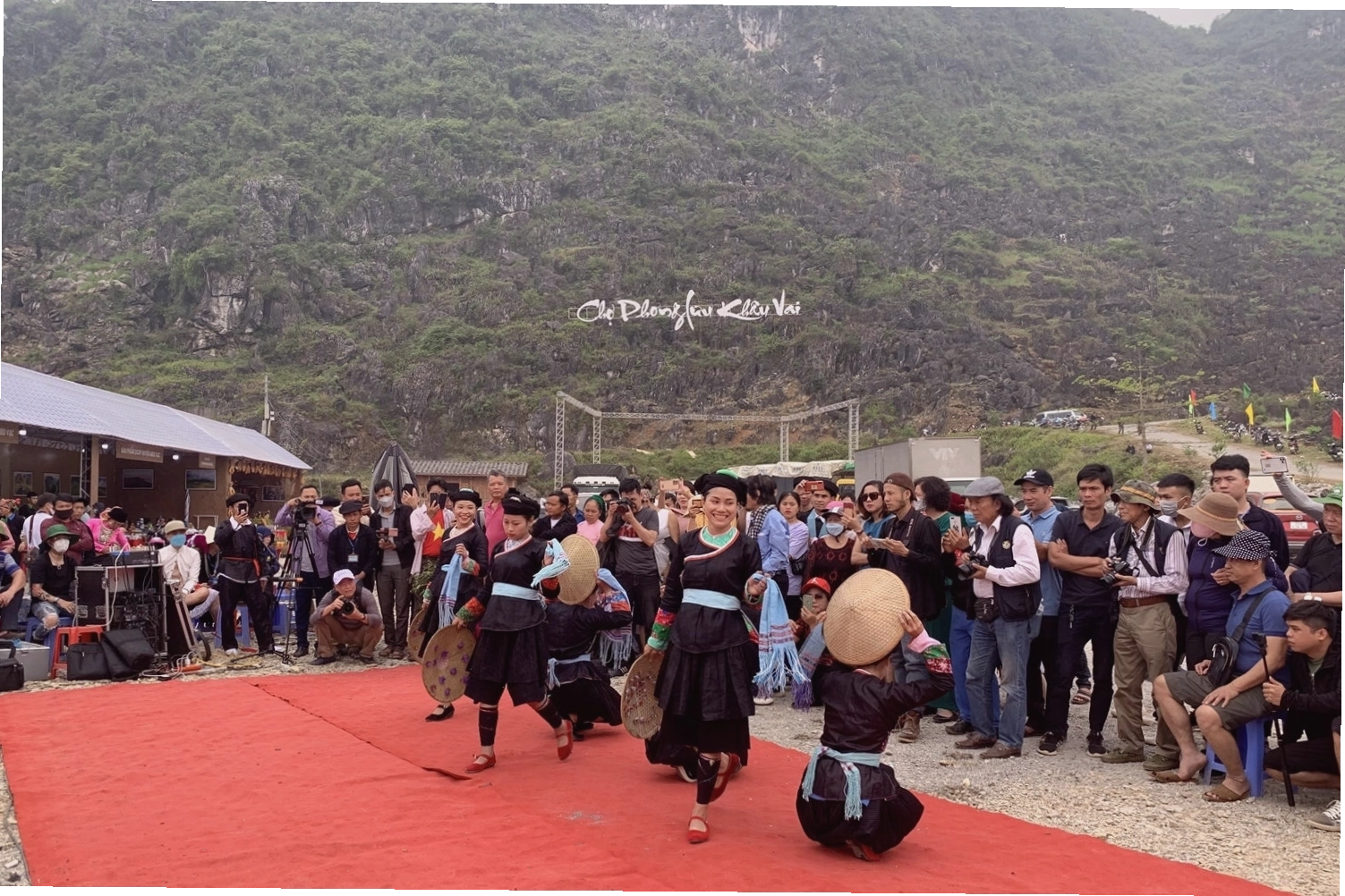 Lễ hội Chợ Phong lưu Khâu Vai