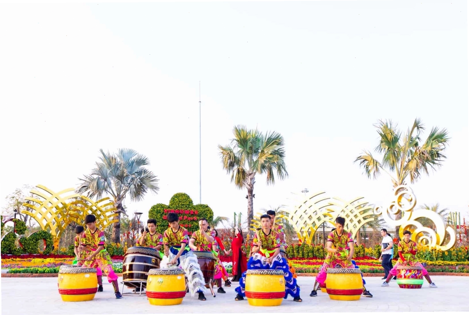 Lễ hội sôi động diễn ra tại Công viên Ánh Sáng