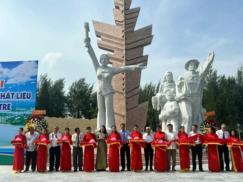 Lễ khánh thành công trình nâng cấp Tượng đài Đồng Khởi tại Công viên Đồng Khởi Bến Tre