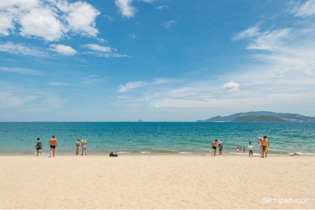 Lối đi hầm ra biển tại Havana Nha Trang Hotel rất tiện lợi