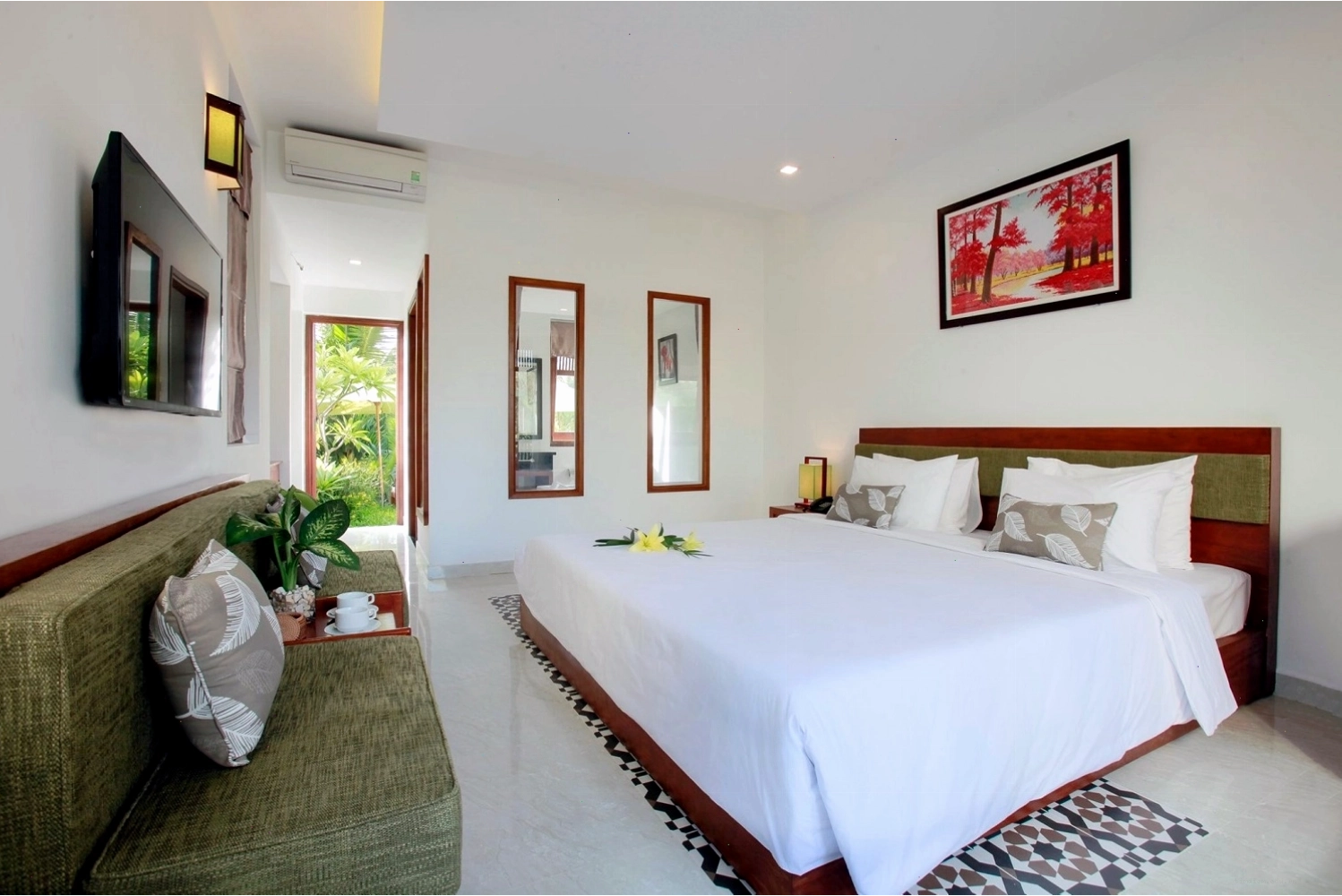 Lối đi nhỏ xinh xắn trong khuôn viên Green Boutique Villa