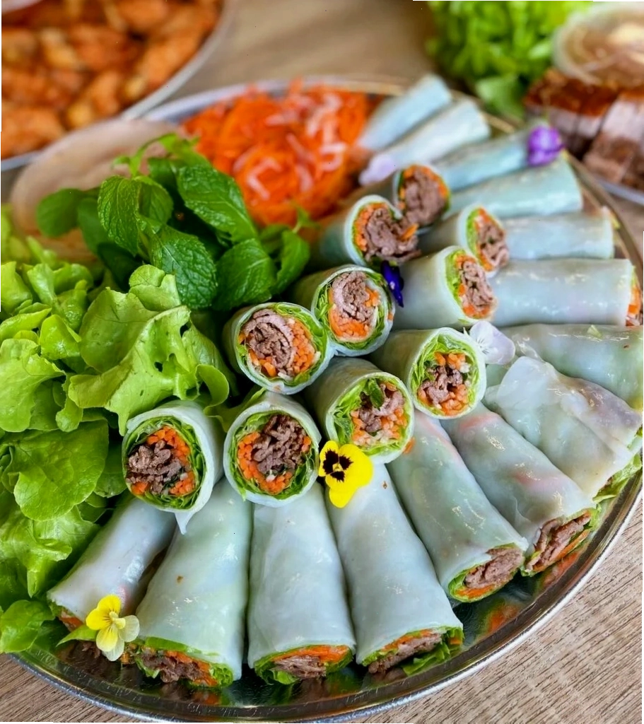 Lối đi rợp bóng cây tại Công Viên Thủ Lệ
