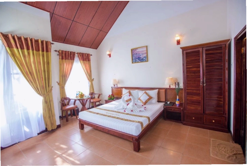 Lối đi trong khuôn viên Vũng Tàu Intourco Resort