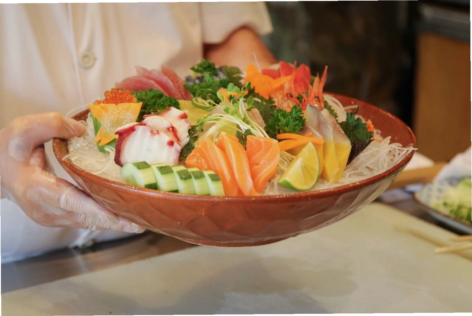 Lối đi trong nhà hàng Asahi Sushi