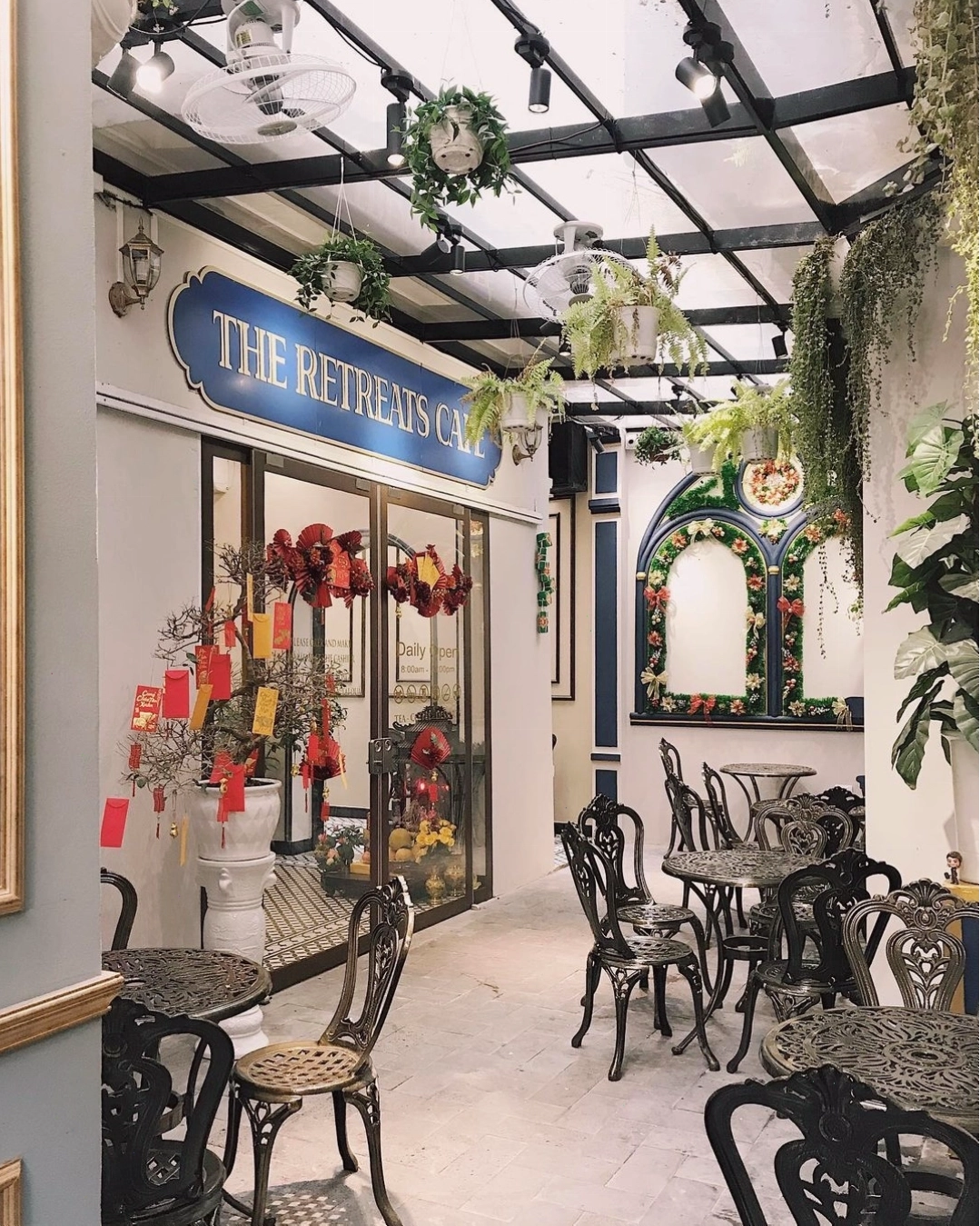 Lối Nhỏ Kafe với sự kết hợp giữa nét cổ điển mộc mạc và ấm cúng