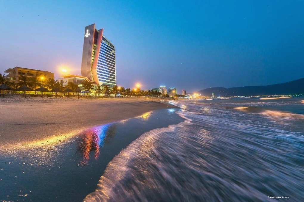 Lối ra bãi biển riêng tư tại Grand Tourane Hotel