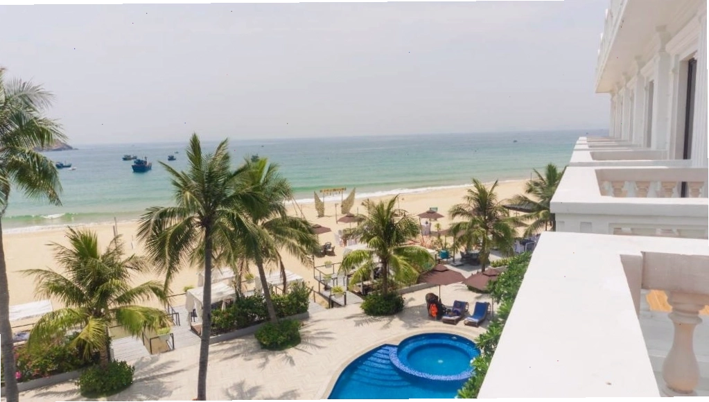 Lối ra bãi biển thuận tiện tại Seaside Boutique Resort Quy Nhơn