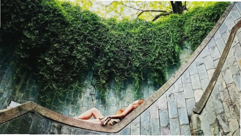 Lối vào hầm đi bộ dẫn lên Công viên Fort Canning
