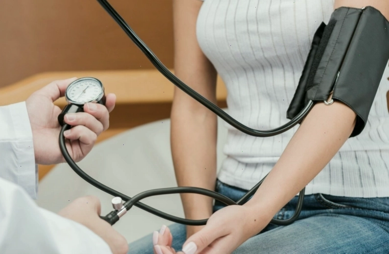 Lưu ý cho người cao huyết áp khi uống cà phê