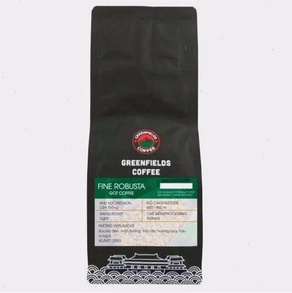 Ly cà phê Cold Brew mát lạnh với đá và kem tươi
