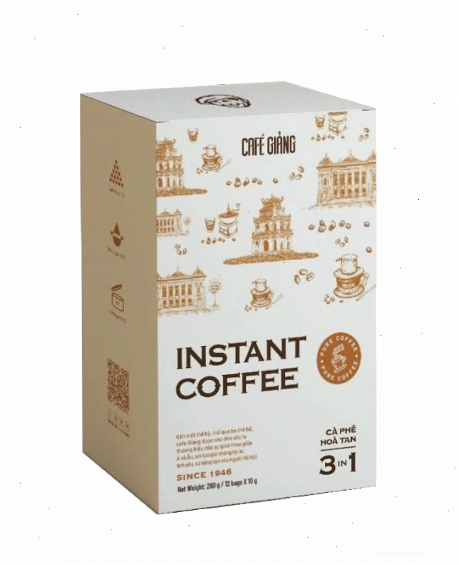 Ly cà phê trứng với lớp kem dày mịn tại Cafe Giảng