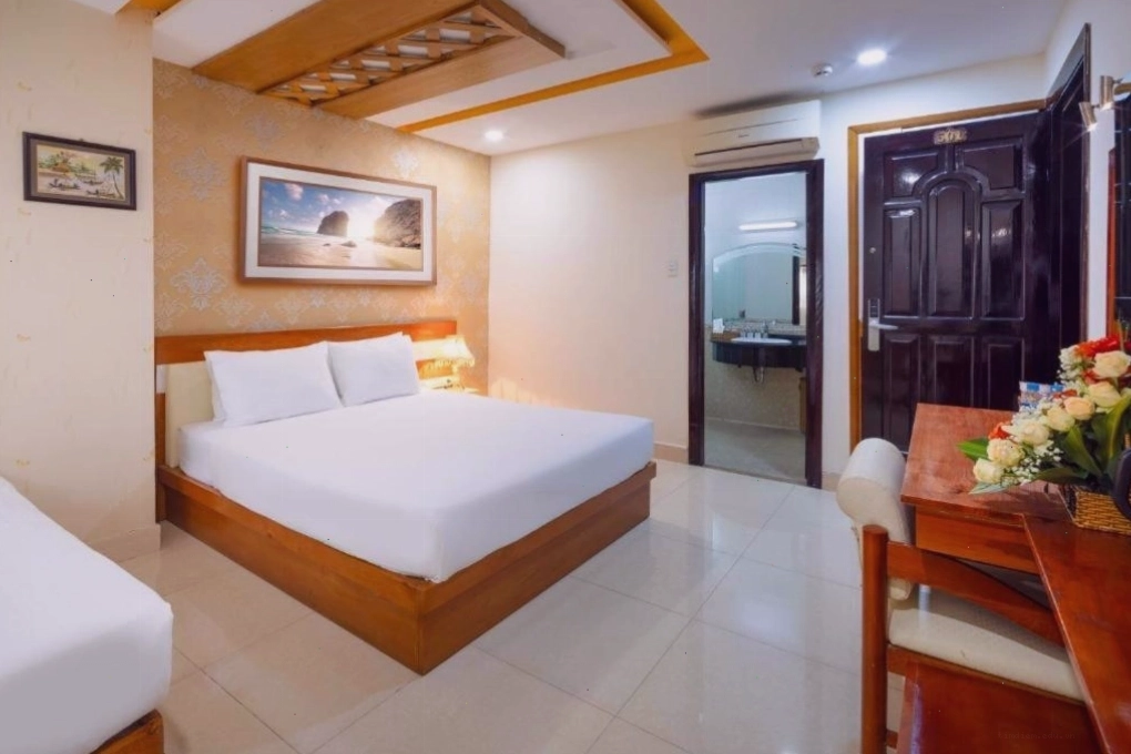Mặt tiền Khách sạn Boss Palace Q3 - by BAY LUXURY về đêm