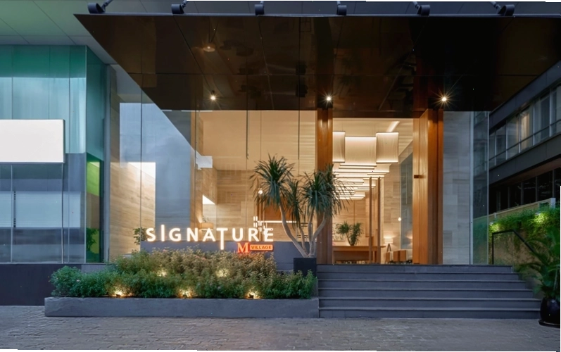 Mặt tiền sang trọng của Signature by M Village Lê Thánh Tôn tại Quận 1