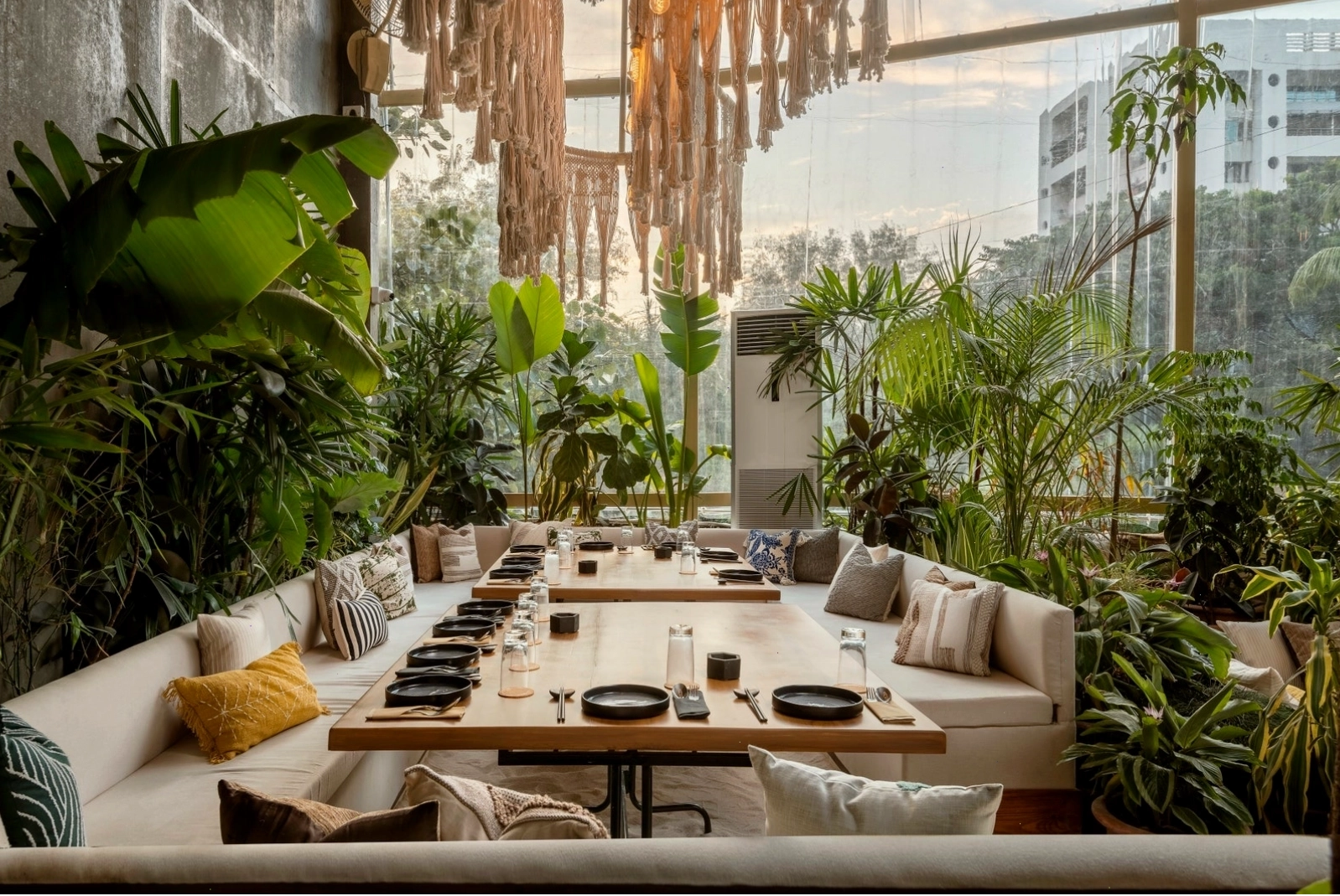 Mẫu thiết kế nhà hàng sân vườn Rooftop (trên cao)