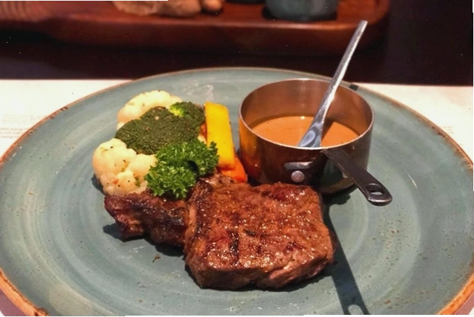 Miếng bít tết hảo hạng tại Moo Beef Steak Prime